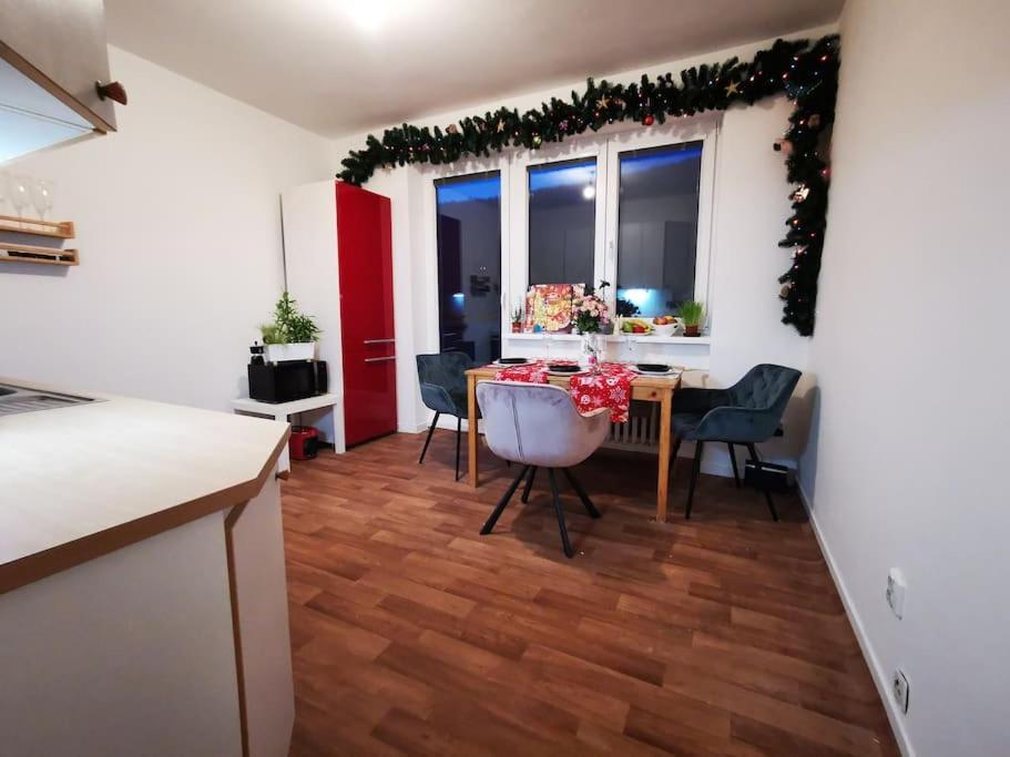 Cely Apartman Podlesi 54M2 S Dvema Balkony A S Novou Manzelskou Posteli, Zatim Neni Na Fotkach Apartman Brünn  Kültér fotó