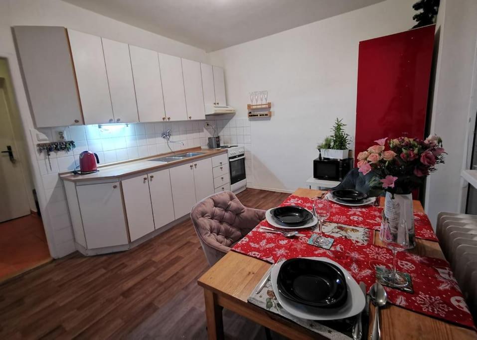Cely Apartman Podlesi 54M2 S Dvema Balkony A S Novou Manzelskou Posteli, Zatim Neni Na Fotkach Apartman Brünn  Kültér fotó